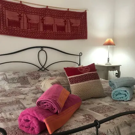 Guest house Affittacamere Tzia Costanza *